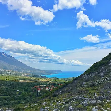 Sunshine Karavádhos