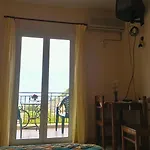 Sunshine Karavados